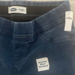 NWT - Old Navy jeans - Super skinny mid-rise. Size 10